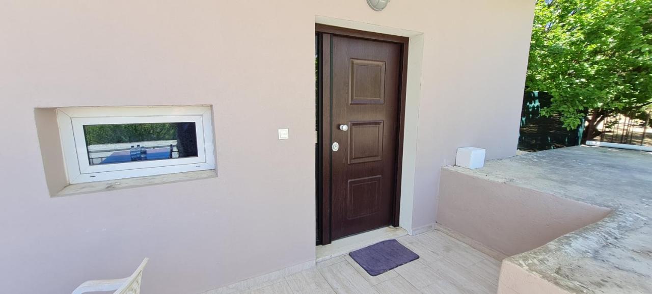 Gerys House Apartment Nikiana Luaran gambar